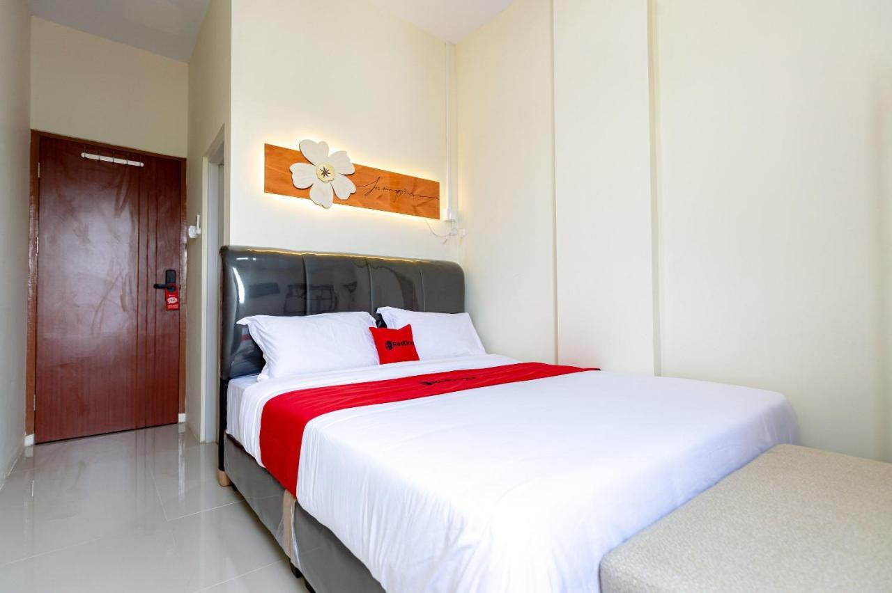 Reddoorz Plus At Komplek Abc Batu Aji Batam Kubuk المظهر الخارجي الصورة